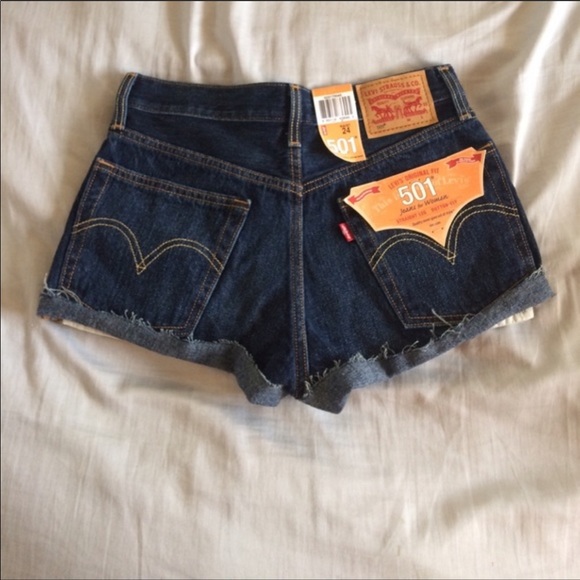 Levi’s shorts - Picture 2 of 3